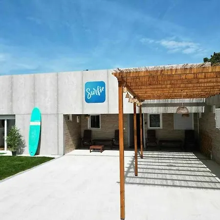 Surfie Surf Beach E Adventure Villa *
